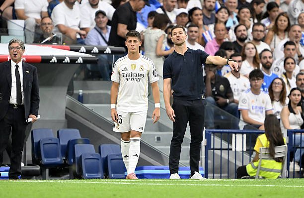 Хаби Алонсо «Ливерпуль» раҳбариятига «Реал» футболчисини жамоада кўрмоқчи эканлигини айтди