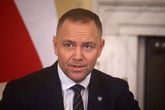 Польшада сиёсий инқироз кучайди — Навроцкий