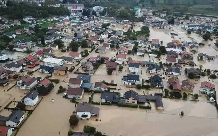 Bosniya va Gersegovinada favqulodda holat e’lon qilindi