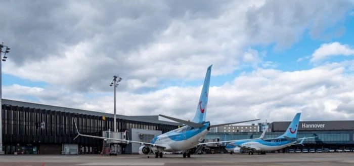 DW: Germaniyada bir haftadan kamroq vaqt ichida uchinchi marta dronlar haqidagi xabarlar sababli aeroport yopildi