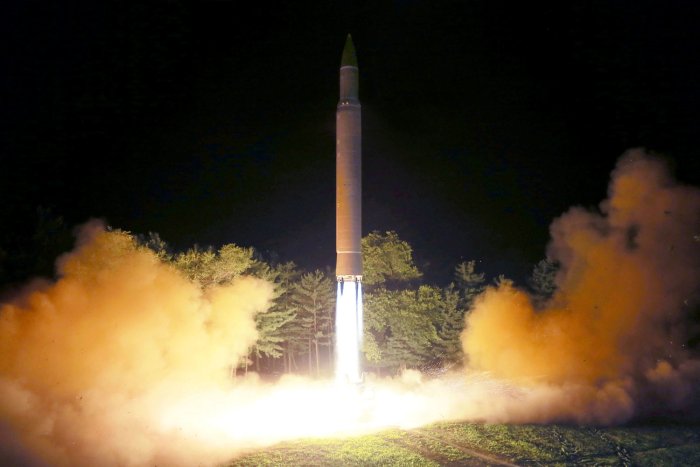 Дунё ядро уруши ёқасида турибди Дунё ядро уруши ёқасида турибди