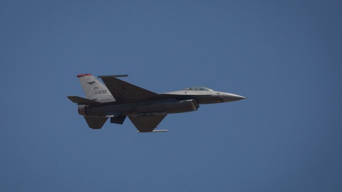 Pentagon: "AQSh F-16 samolyotlari bu yil Ukrainada bo‘lishiga umid qilmoqda"