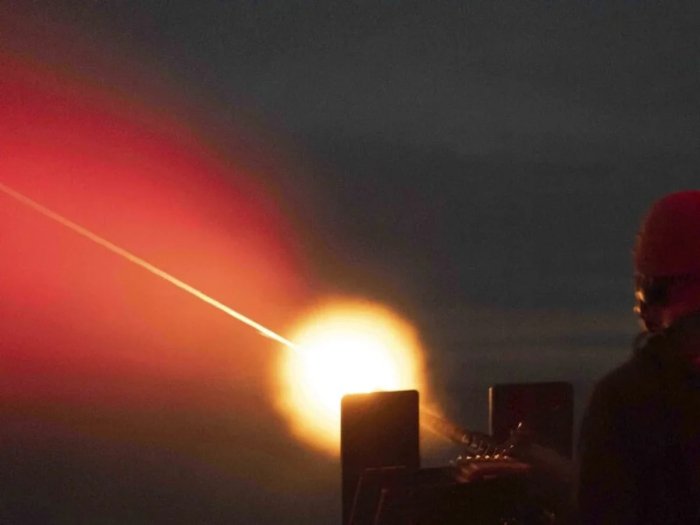 АҚШ Мексика чегараси яқинида дронларга қарши лазер тизимини жойлаштиради