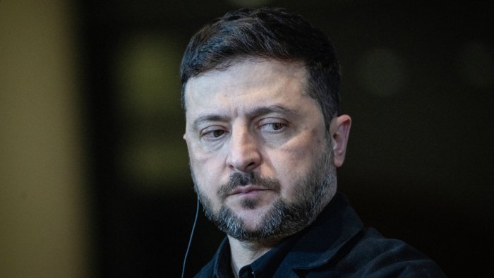 Зеленский: "Ҳудудий масала етакчилар учрашувисиз ҳал қилинмайди"