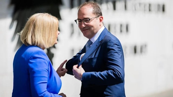  Germaniya Ichki ishlar vazirligi yangi migrasiya siyosatining ilk natijalarini taqdim etdi