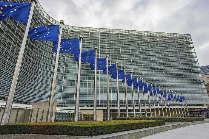 Evropa Ittifoqi rasmiylari Yevropaning mudofaa tayyorgarligini kuchaytirish uchun 1,5 milliard yevro ajratishni ma’qulladi