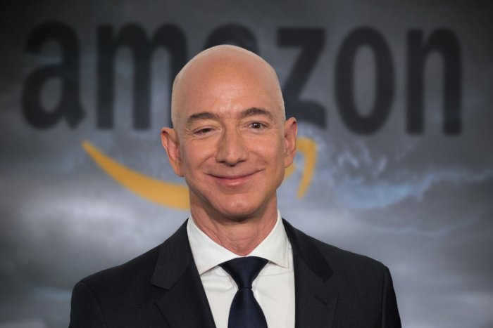 Bezos bir soniyada 34,7 ming dollar ishladi