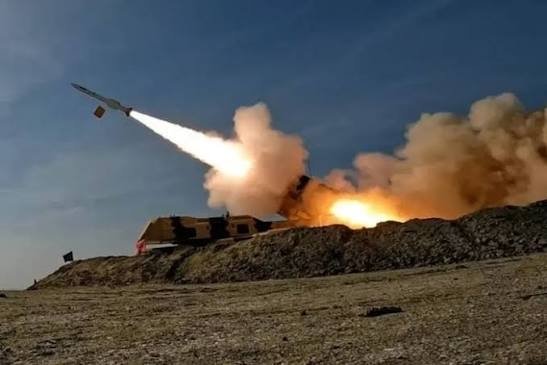 Eron Saudiya Arabistonida joylashgan AQSh harbiy bazasi tomon ballistik raketa uchirdi