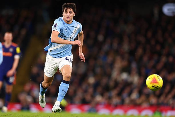 Mashhur model Husanovga uchrashuv taklif qildi