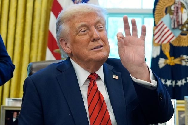 AQShda Donald Trampni impichmentga chaqiruvchi miting bo‘lib o‘tdi