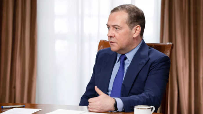 Medvedev: Smolensk atom elektr stansiyasi hujumiga javob Yevropadagi atom inshootlariga zarba bo‘lishi mumkin