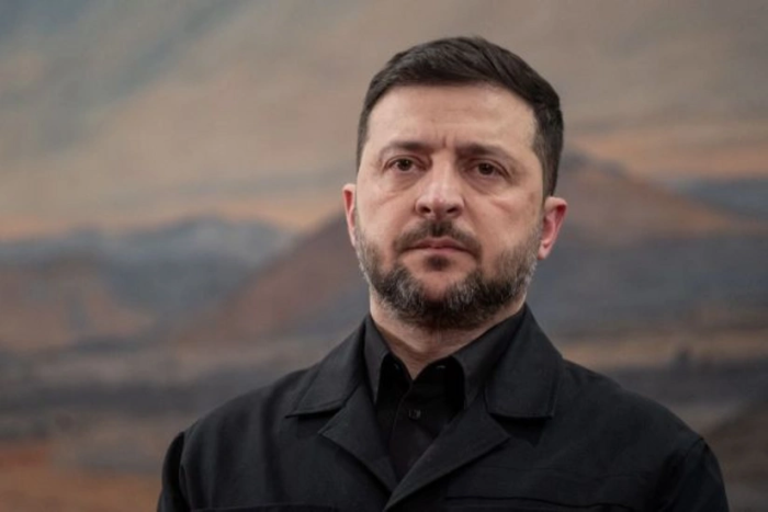 Зеленский: “Путинни ўпиш ёки гуллар билан тўхтатиб бўлмайди”