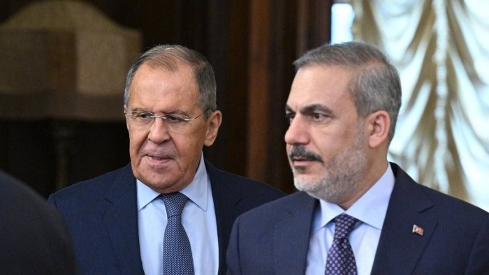 Россия ТИВ раҳбари Сергей Лавров Москвада туркиялик ҳамкасби Хоқон Фидан билан учрашув ўтказди