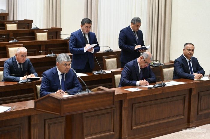 Ba’zi ko‘p qavatli uylardagi elektr qutilar va undagi simlar muddatini o‘tab bo‘lgan