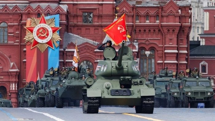 Россия бу йил хорижий меҳмонларни Ғалаба парадига таклиф қилмаган