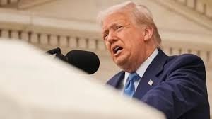 Трамп Украинада тинчлик ўрнатиш жараёнидан узоқлашмоқда