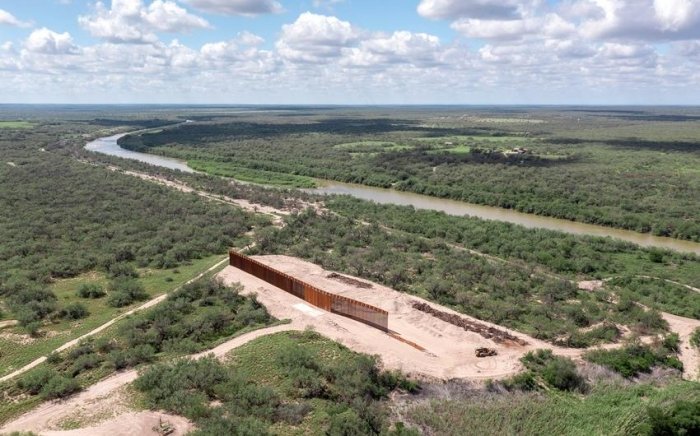 Texas AQSH-Meksika chegarasidagi devor qurilishi uchun moliyalashtirishni to‘xtatdi