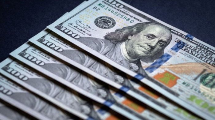 Жаҳон молиявий тизими парчаланяпти, доллар эса “хавфли актив”га айланган