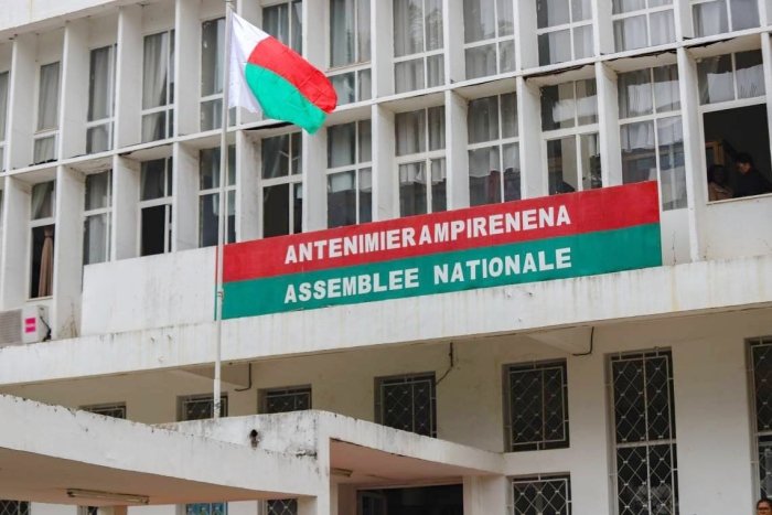  Madagaskar parlamenti mamlakatdan qochib ketgan prezidentga impichment e’lon qildi — AFP