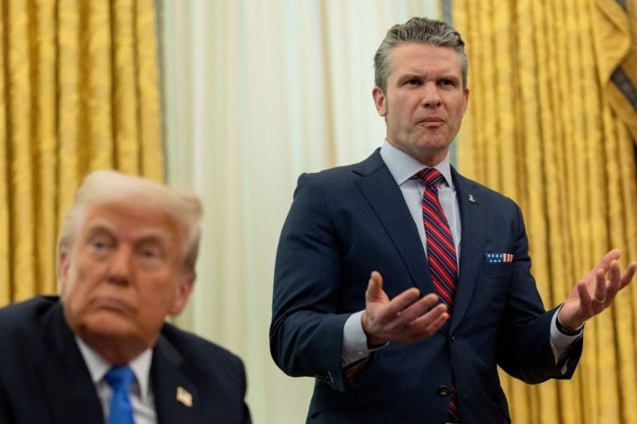  Пентагон раҳбари Трамп ортидан Украинага ёрдам беришни тўхтатди