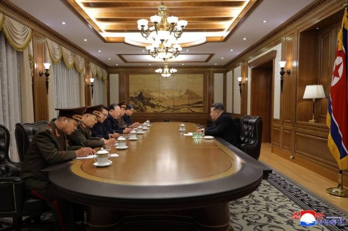 Shimoliy Koreyaning asosiy vazifasi yadroviy to‘qnashuvga tayyor turishdir — Kim Chen In 