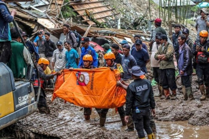 Indoneziyaning Sumatra shahrida ko‘chki sodir bo‘ldi