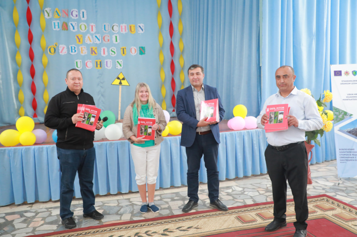 Toshkent viloyati maktab o‘quvchilariga Qizil kitoblar topshirildi