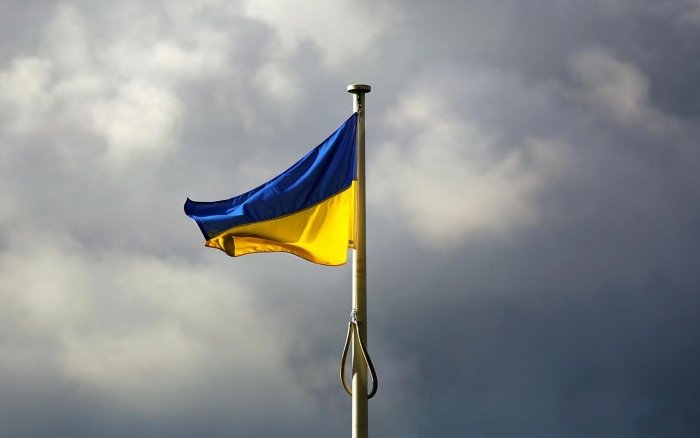 Euractiv: Yevropa mamlakatlari AQShning Ukraina bo‘yicha jiddiy majburiyatlar olishini kutmayapti