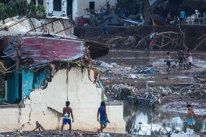 Филиппинда 140 кишининг умрига зомин бўлган тўфон Вьетнамга етиб келди