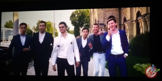 Basseyndagi yarim-yalang‘och qizlar: behayo sahnalari bor o‘zbek filmi rejissyori ogohlantirildi