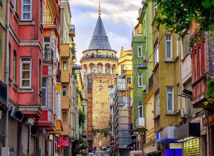 Sevishganlarni baxtli qiladigan maskan — Turkiyaning Galata minorasi