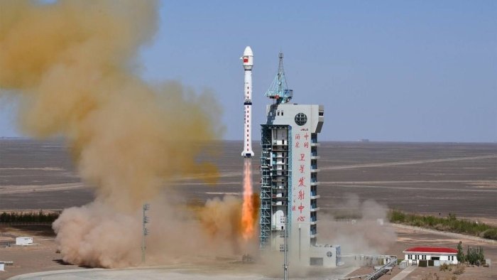 Сунъий интеллект орбитада: Хитойнинг улкан лойиҳаси ишга туширилди