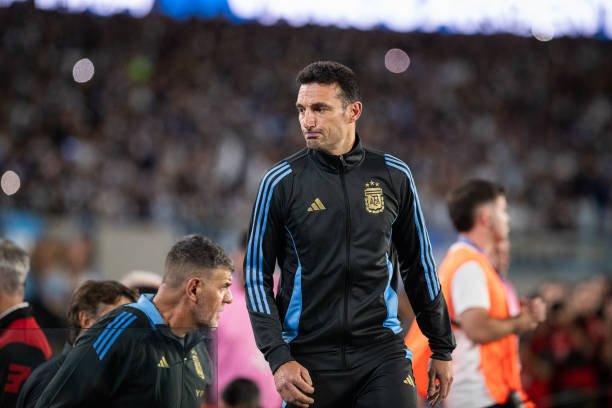 Argentina terma jamoasi ustozi Lionel Skaloni Maradona va Messi o‘rtasida tanlov qildi