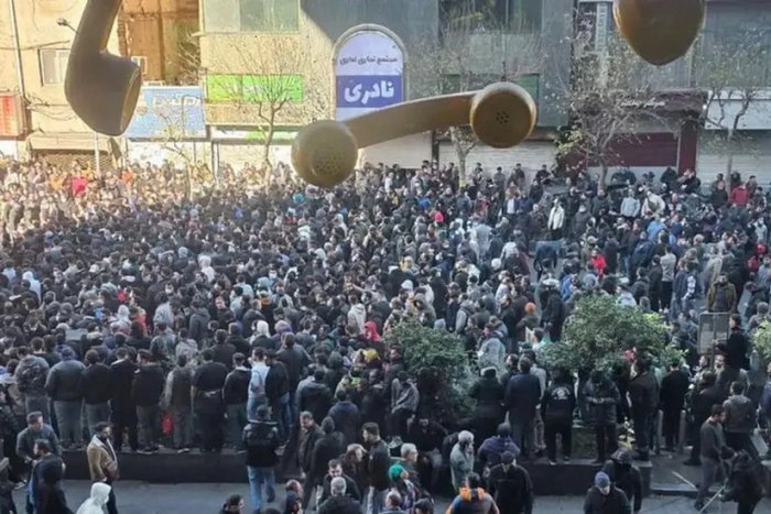 Эронда норозилик намойишларининг янги тўлқини бошланди ва етакчи ахборот агентликларининг веб-сайтлари ишламай қолди