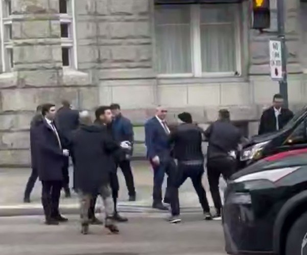 Вашингтонда Илҳом Алиевнинг кортежига ҳужум уриниши бўлди