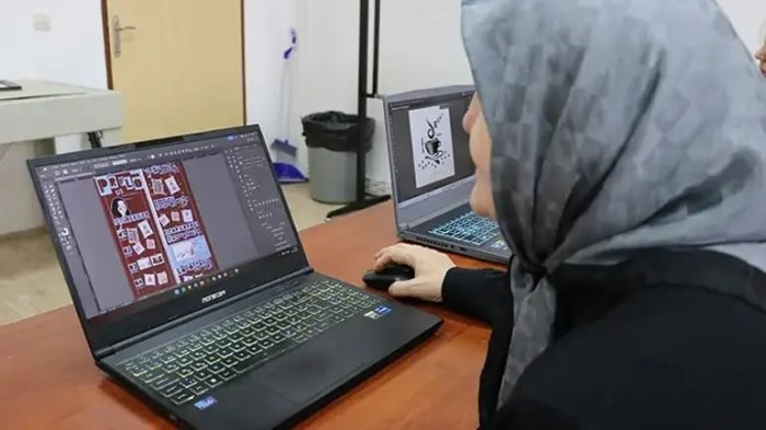 71 yoshli turkiyalik ayol grafik dizayn bo‘yicha diplom oldi