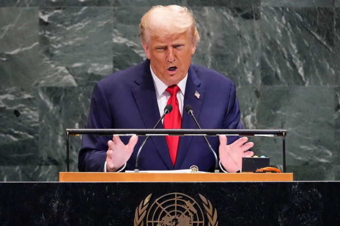 Трамп: "Украина ўз худудларини қайтариб олишига ишонаман"