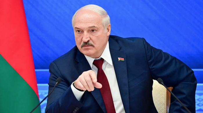 Лукашенко Беларусда нега янги Конституция қабул қилинганлигини айтди