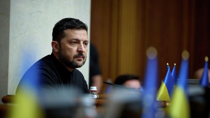 Zelenskiy Oliy Radaga korrupsiyaga qarshi kurash organlari mustaqilligini kuchaytiruvchi qonun loyihasini kiritishga va’da berdi