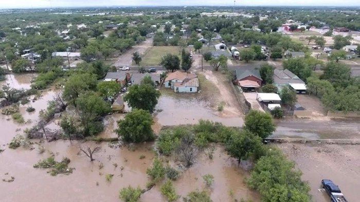 Tramp 11 iyul kuni toshqindan zarar ko‘rgan Texasga borishni rejalashtirmoqda