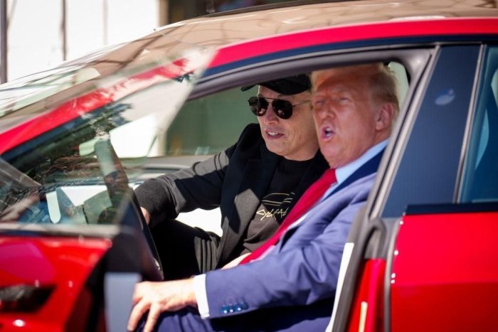 Доналд Трамп миллиардер Илон Маск билан жума куни матбуот анжумани ўтказишини маълум қилди