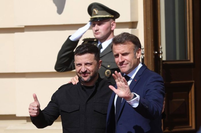 Макрон: “30 кунлик сулҳга қарамай, Украинага қурол етказиш давом этади”
