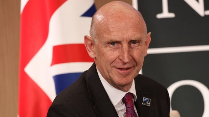 Britaniya qiruvchi samolyotlarini Yaqin Sharqqa jo‘natmoqda 