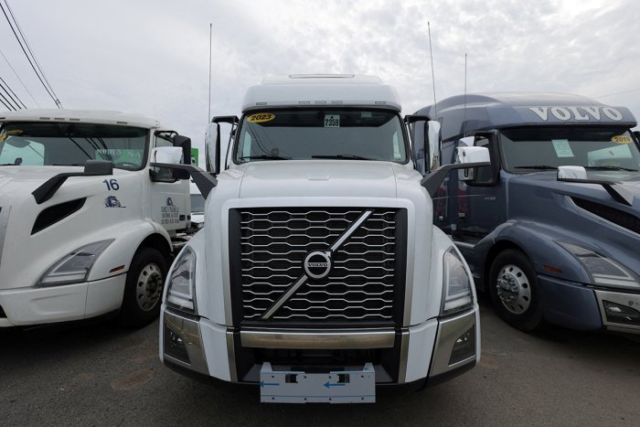 Volvo Трамп тарифлари туфайли АҚШда 800 га яқин иш жойини қисқартиради