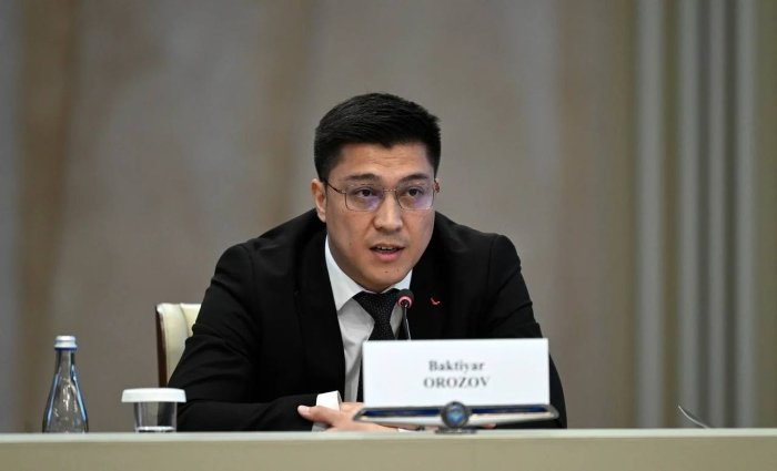 Qirg‘iziston ta’lim vaziri mast holda avtomobil boshqargani uchun lavozimidan ozod etildi