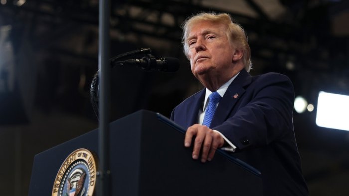 Трамп: "АҚШ Эроннинг 28 та кемасини йўқ қилди"