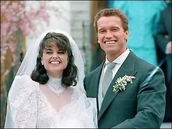 70 ЁШЛИ ШВАРЦНЕГГЕР НЕГА ЕТТИ ЙИЛДАН БЕРИ ХОТИНИ БИЛАН АЖРАША ОЛМАЯПТИ?