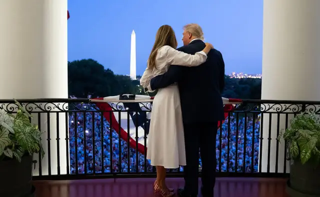 Donald Tramp va Melaniya Tramp turmush qurganining 21 yilligi munosabati bilan Oq uydan tabrik oldi