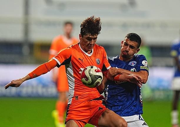 Turkiyani yondirayotgan Shomurodov noyabr oyining eng yaxshi futbolchilari qatoridan joy oldi