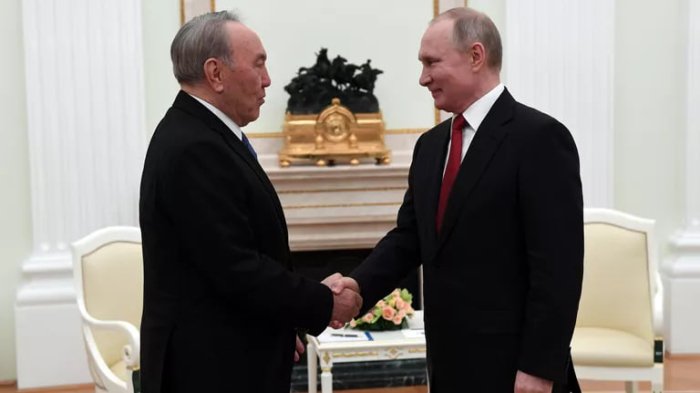 Путин Назарбоев билан учрашув ўтказди